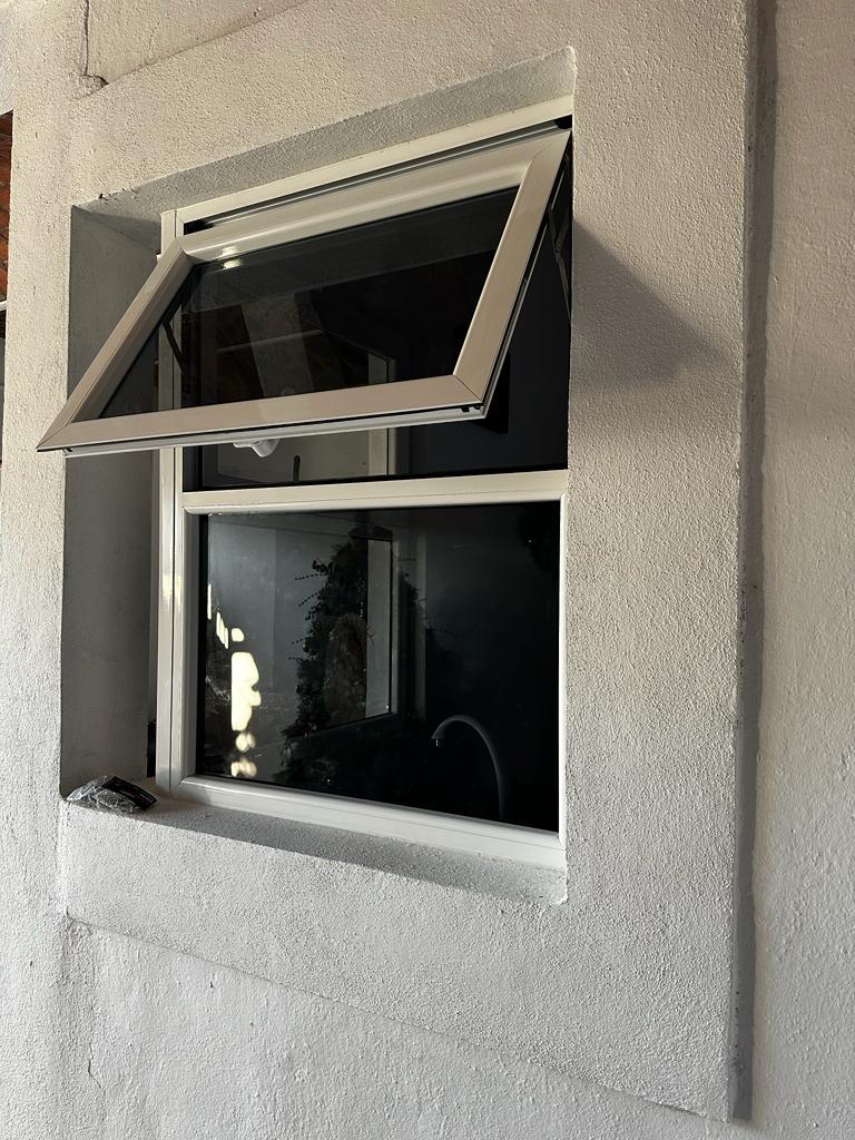 Ventana Abatible